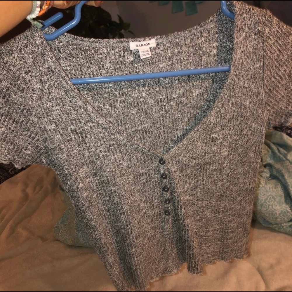 Garage small tee